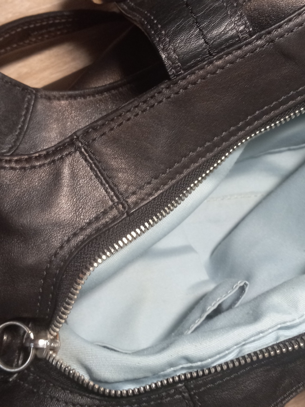 COACH Black Leather Shoulder Bag with Signature Tag - Picture 6 of 13